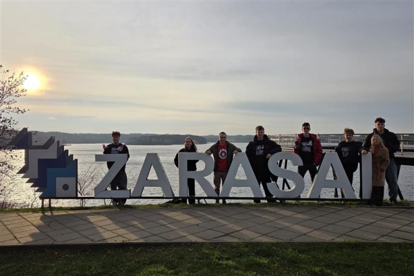 Lietuvos jaunimo eilėraščių ekranizacijų ir fotografijos konkurse apdovanoti mūsų gimnazistai!